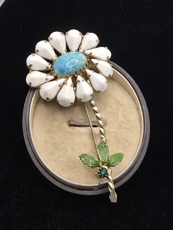 Vintage Jewelry - Vintage Rhinestone White Turquoise Daisy Brooch 1950s 1960s Spring Summer